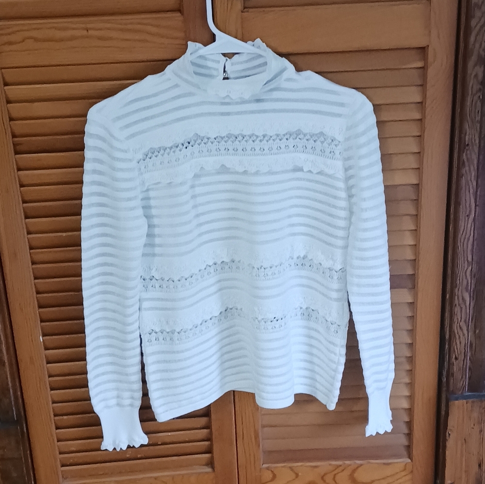 White House Black Market Size Small White Mock Turtleneck Sweater Blouse